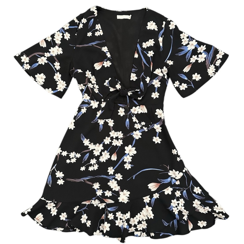 Nasty Gal x Vera & Lucy Floral Tie-Front Dress